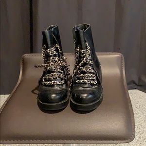 Zara Woman black chain leather boots 37